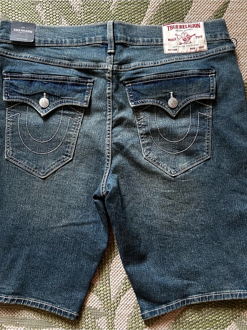 True Religion Men’s Ricky Relaxed Denim Shorts in Faded Blue NWT W36 - Picture 8 of 13